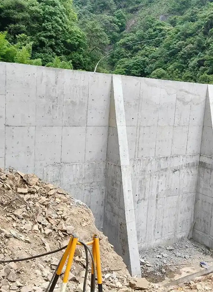 平顶山石龙区重力式挡土墙